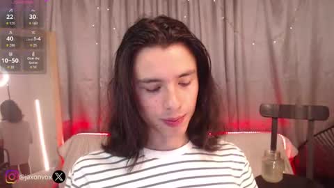 Snapshot of j_a_x_x_x_o_n chatting on July 2026 01:42:01 PM Hey im Jaxxxon check my info online show from July 2026 01:42:01 PM