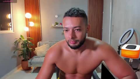 Snapshot of j_calix chatting on April 2026 12:35:01 AM Calix Independient model Insta and twt Calixsnake online show from April 2026 12:35:01 AM
