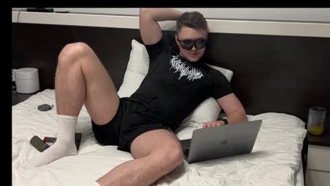 j_lyle_x online show from November 2025 08:40:02 PM