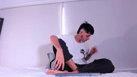 Snapshot of j_martony chatting on November 2025 12:05:01 PM j_martony online show from November 2025 12:05:01 PM