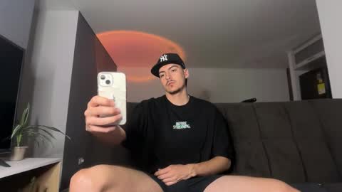 INDEPENDENT MODEL online show from November 2025 12:54:02 AM