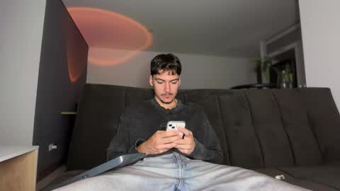 INDEPENDENT MODEL online show from November 2025 03:51:02 AM