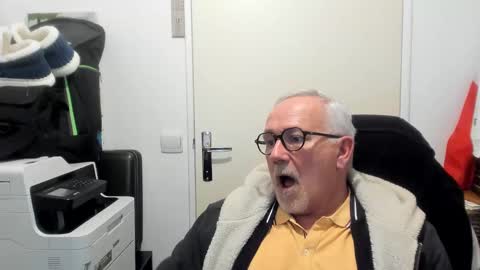 Snapshot of jackbrgs chatting on January 2025 06:36:02 PM J-Mitchel online show from January 2025 06:36:02 PM