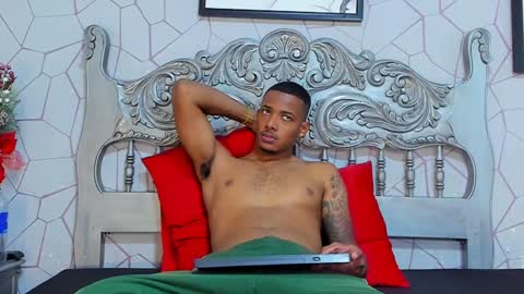 Snapshot of jackmacson chatting on December 2024 01:29:01 AM jackmacson online show from December 2024 01:29:01 AM