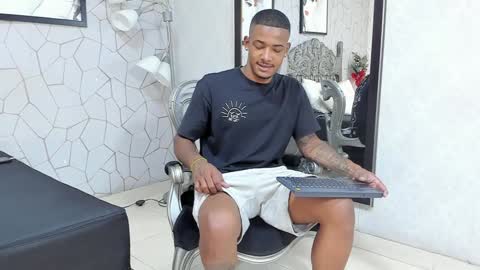 Snapshot of jackmacson chatting on December 2024 07:39:02 PM jackmacson online show from December 2024 07:39:02 PM