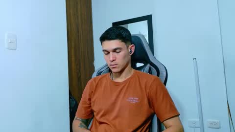 jacob_king01 online show from February 2026 12:49:01 PM