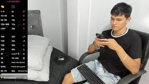 Snapshot of jacobb_lee chatting on December 2024 07:36:01 PM Jacob Lee online show from December 2024 07:36:01 PM