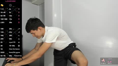 Snapshot of jacobb_lee chatting on December 2024 08:15:01 PM Jacob Lee online show from December 2024 08:15:01 PM