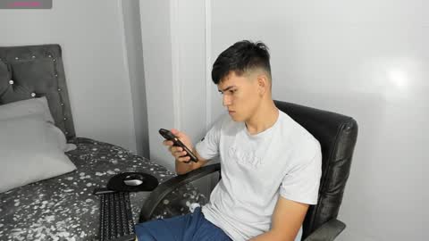 Snapshot of jacobb_lee chatting on December 2024 07:46:02 PM Jacob Lee online show from December 2024 07:46:02 PM