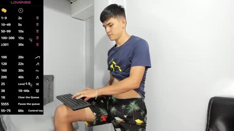 Snapshot of jacobb_lee chatting on December 2024 08:47:02 PM Jacob Lee online show from December 2024 08:47:02 PM