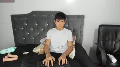 Snapshot of jacobb_lee chatting on March 2025 08:52:01 PM Jacob Lee online show from March 2025 08:52:01 PM