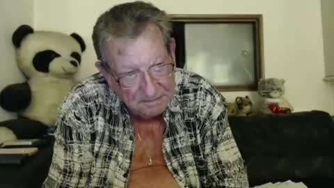 Snapshot of jacques_de_france chatting on December 2024 01:58:02 AM Jacques online show from December 2024 01:58:02 AM