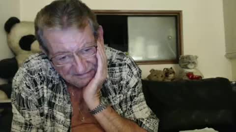 Snapshot of jacques_de_france chatting on December 2024 05:33:02 AM Jacques online show from December 2024 05:33:02 AM