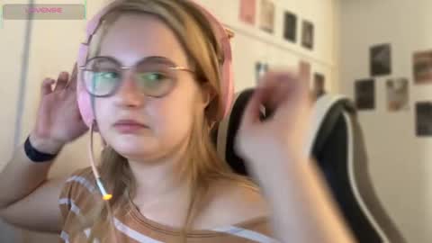 jacywinslat online show from September 2025 11:10:01 AM