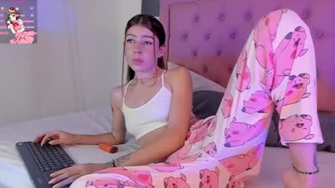 Snapshot of jade__20 chatting on January 2025 09:19:01 PM Jade online show from January 2025 09:19:01 PM