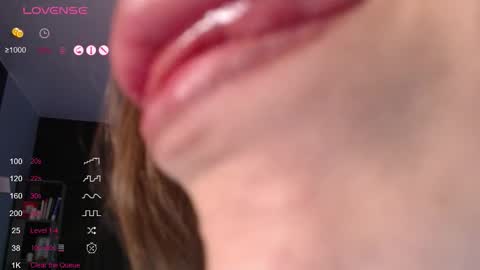 Snapshot of jade__swift chatting on September 2025 02:33:01 PM Jade online show from September 2025 02:33:01 PM