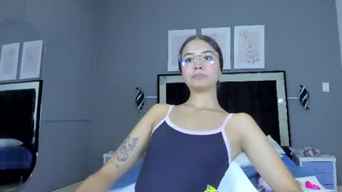 Snapshot of jade_lovv chatting on June 2026 07:08:01 PM jade_lovv online show from June 2026 07:08:01 PM