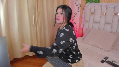 Snapshot of jade_nm chatting on December 2025 01:07:01 PM ade online show from December 2025 01:07:01 PM