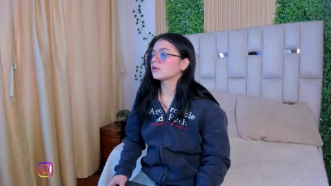 Snapshot of jade_nm chatting on March 2026 12:44:01 PM ade online show from March 2026 12:44:01 PM