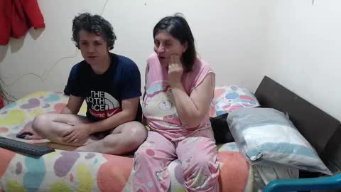 jade y noah online show from October 2025 03:57:02 PM