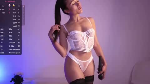 Jade Paris online show from November 2025 06:10:01 PM