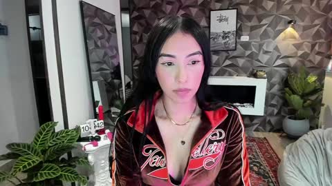 Snapshot of jade_porn chatting on January 2025 03:41:01 PM Jade  independent model online show from January 2025 03:41:01 PM