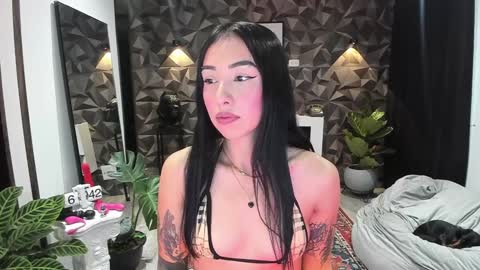 Snapshot of jade_porn chatting on January 2025 11:43:02 AM Jade  independent model online show from January 2025 11:43:02 AM