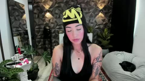 Snapshot of jade_porn chatting on February 2025 01:10:02 PM Jade  independent model online show from February 2025 01:10:02 PM
