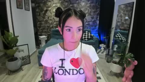 Snapshot of jade_porn chatting on March 2025 12:06:02 PM Jade  independent model online show from March 2025 12:06:02 PM