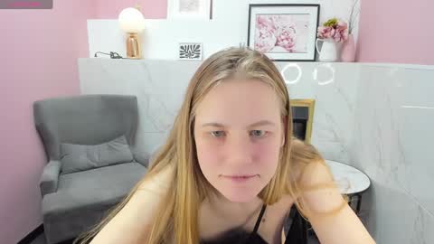 Jade online show from December 2024 03:33:02 AM