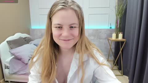 Jade online show from January 2025 08:32:02 PM