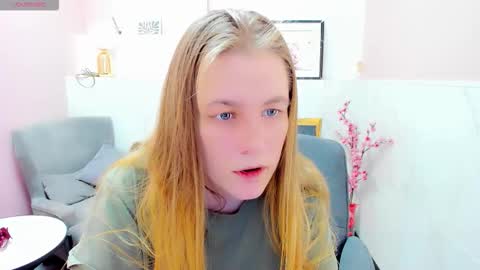 Jade online show from December 2025 01:27:01 PM