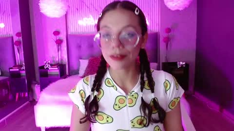 JADE online show from October 2025 04:10:01 AM