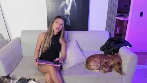 Jade online show from November 2025 02:12:02 AM