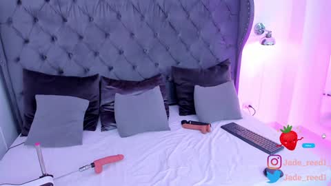 Jade Red  online show from December 2024 05:47:02 PM