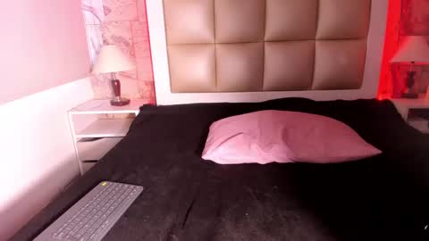 jadeestudios online show from February 2025 10:58:01 PM