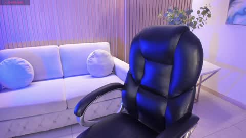 Snapshot of jadeevansx chatting on December 2024 06:04:02 PM JADE EVANS online show from December 2024 06:04:02 PM