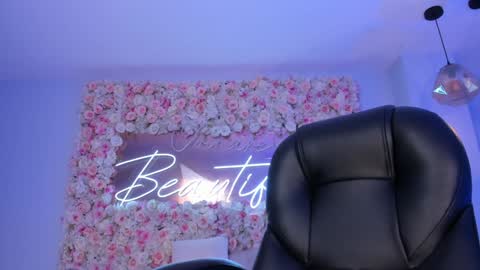 Snapshot of jadeevansx chatting on January 2025 09:05:01 PM JADE EVANS online show from January 2025 09:05:01 PM