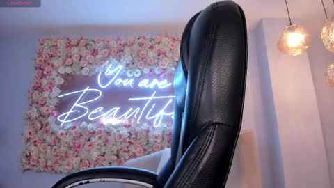 Snapshot of jadeevansx chatting on February 2025 11:59:01 PM JADE EVANS online show from February 2025 11:59:01 PM