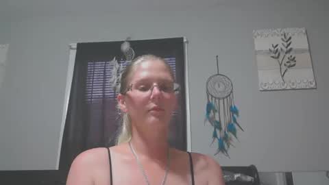 Snapshot of jadeluv chatting on June 2026 01:06:01 AM JadeLuv online show from June 2026 01:06:01 AM