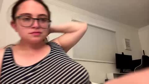 jademonroe0522 online show from October 2025 07:40:02 AM