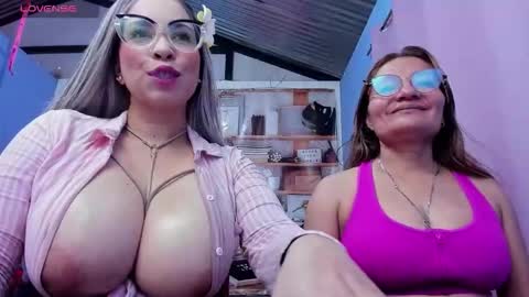 Snapshot of jademooms chatting on October 2025 09:59:02 PM JADEMOOMS online show from October 2025 09:59:02 PM