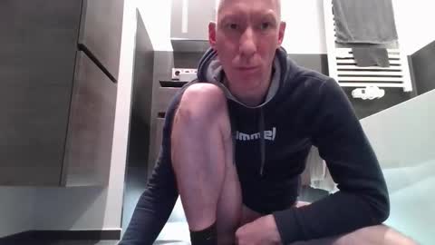 jak_81 online show from February 2026 06:33:01 PM