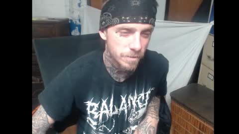 showingitoff online show from December 2025 06:43:01 AM