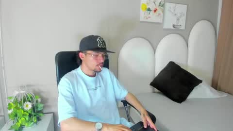 Snapshot of jake_miller__ chatting on May 2026 07:18:01 PM Jake online show from May 2026 07:18:01 PM