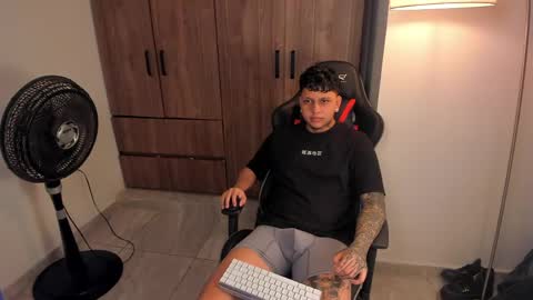 Snapshot of jake_pons chatting on May 2026 11:35:02 PM Jake Pons online show from May 2026 11:35:02 PM