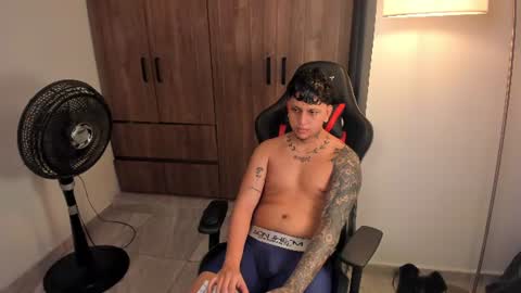 Snapshot of jake_pons chatting on June 2026 10:23:01 AM Jake Pons online show from June 2026 10:23:01 AM