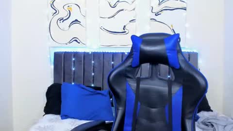 Snapshot of jake_shadow14 chatting on December 2024 06:06:02 PM Hi guys im new 3 online show from December 2024 06:06:02 PM