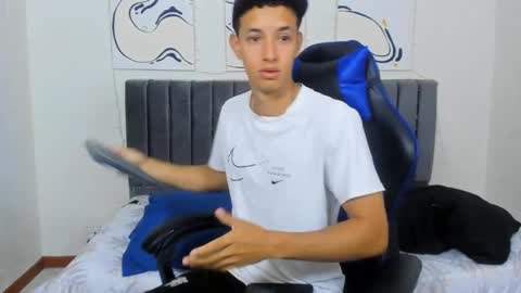 Snapshot of jake_shadow14 chatting on December 2024 04:36:01 PM Hi guys im new 3 online show from December 2024 04:36:01 PM