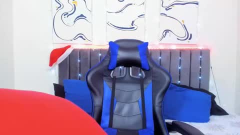 Snapshot of jake_shadow14 chatting on December 2024 07:35:01 PM Hi guys im new 3 online show from December 2024 07:35:01 PM